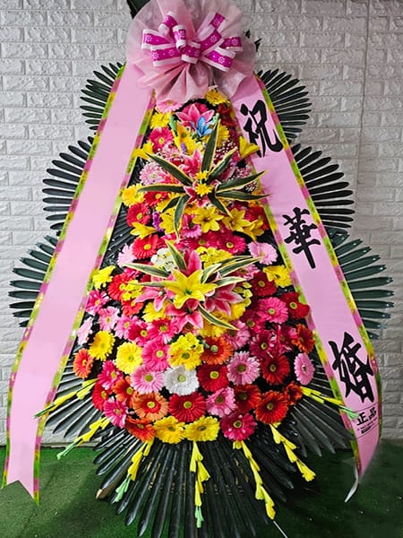 루클라비 대학원 원우회 동문들이 마음을 담은 3단 축하화환